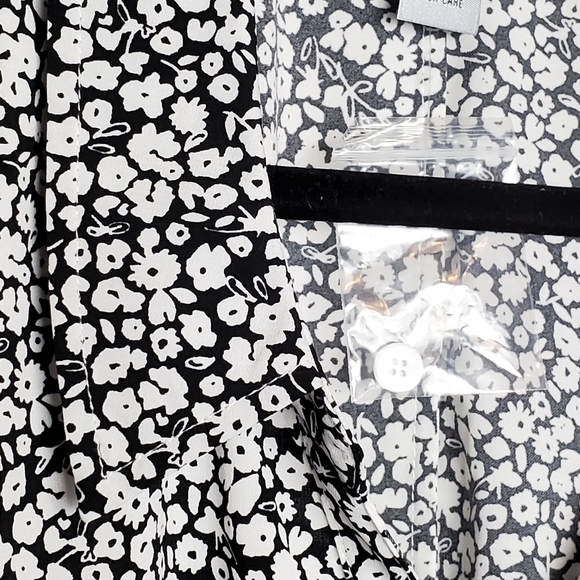 Women's Catherine's 4X 30/32W Black White Floral Tunic Button Up 3/4 Sleeve New - Picture 15 of 16